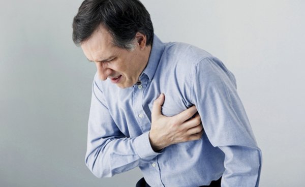 Болевой приступ при инфаркте развивается неожиданно